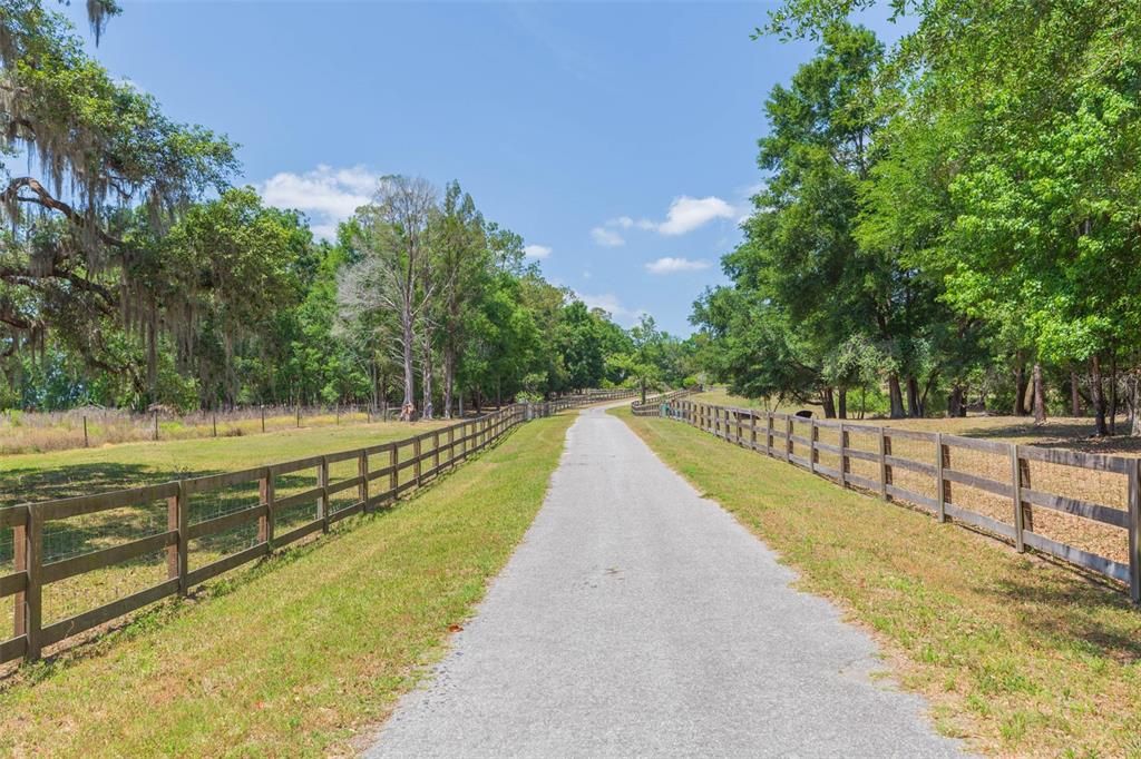 For Sale: $1,599,000 (4 beds, 4 baths, 5578 Square Feet)
