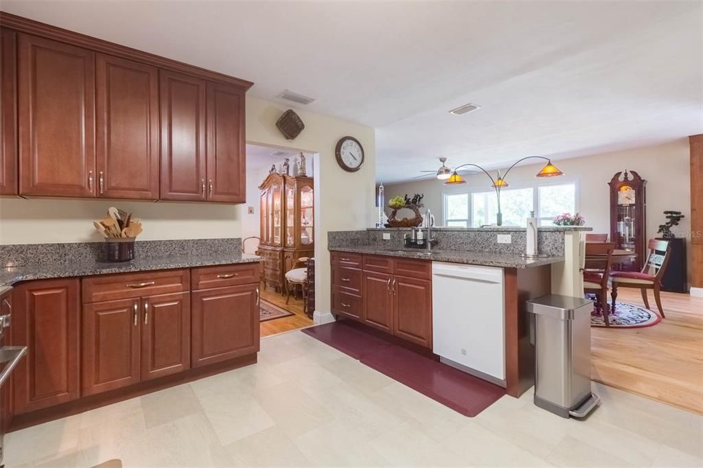 For Sale: $1,599,000 (4 beds, 4 baths, 5578 Square Feet)
