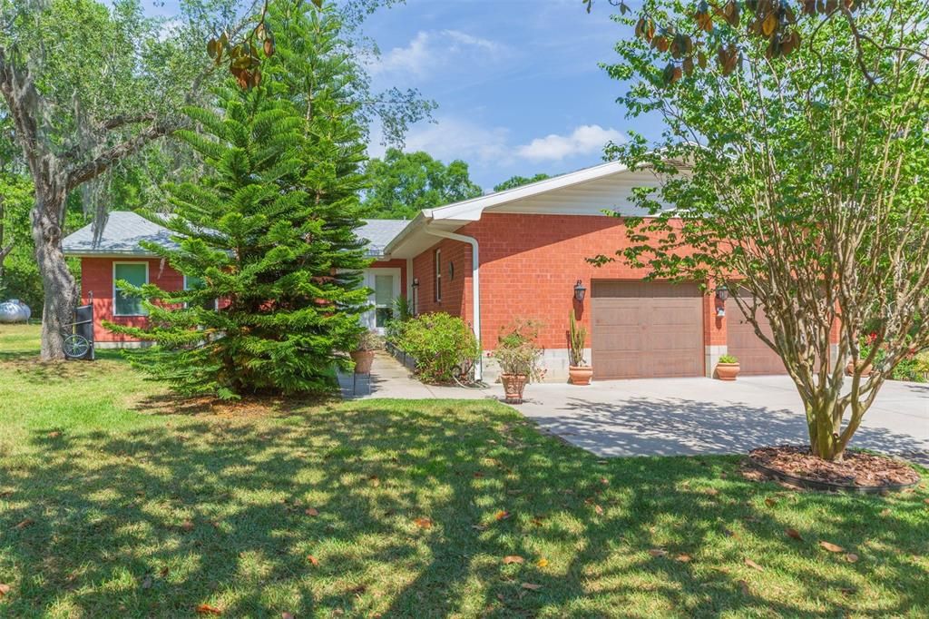For Sale: $1,599,000 (4 beds, 4 baths, 5578 Square Feet)