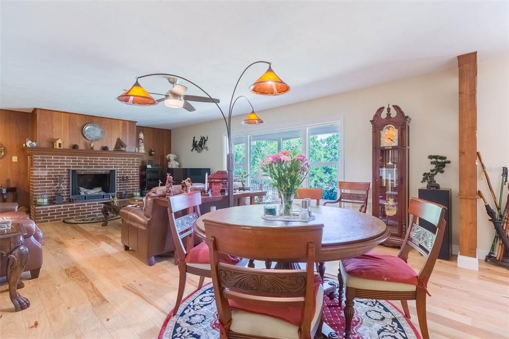 For Sale: $1,599,000 (4 beds, 4 baths, 5578 Square Feet)