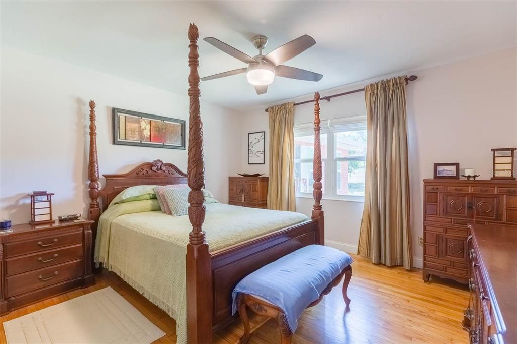 For Sale: $1,599,000 (4 beds, 4 baths, 5578 Square Feet)