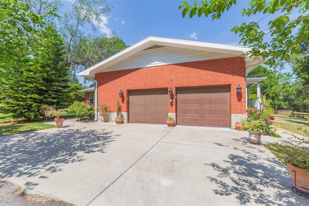 For Sale: $1,599,000 (4 beds, 4 baths, 5578 Square Feet)