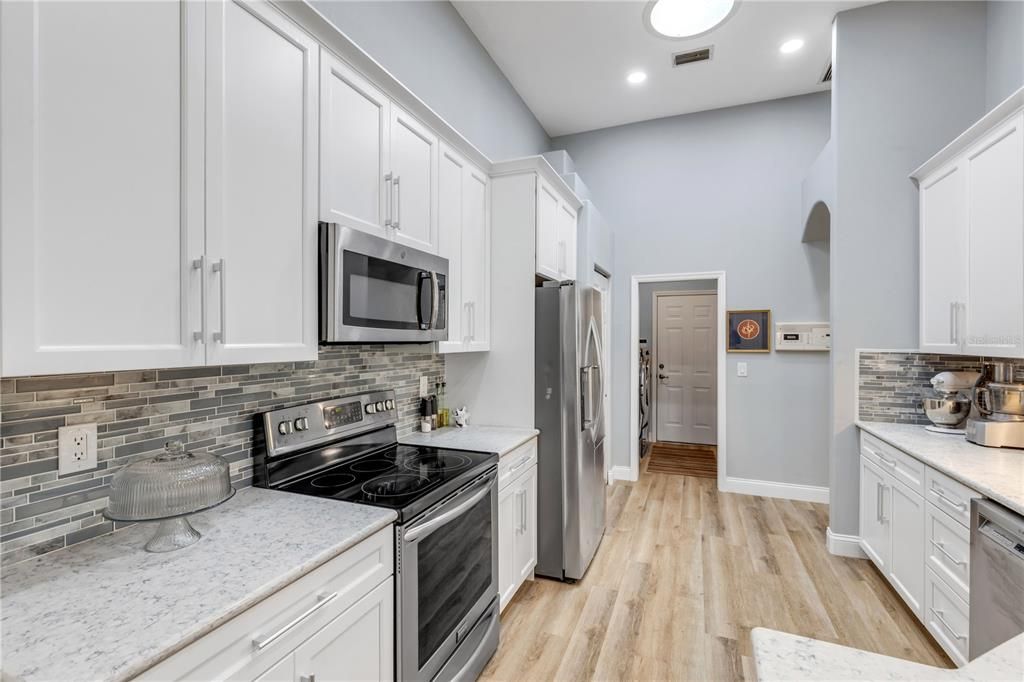 For Sale: $569,000 (3 beds, 3 baths, 2288 Square Feet)
