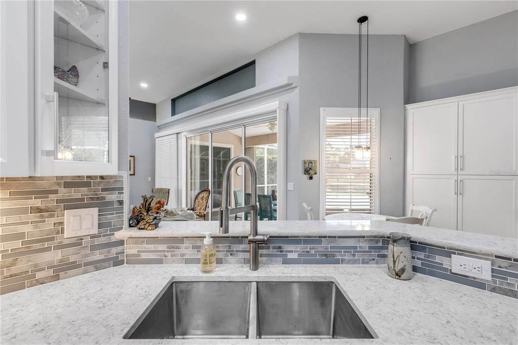 For Sale: $569,000 (3 beds, 3 baths, 2288 Square Feet)