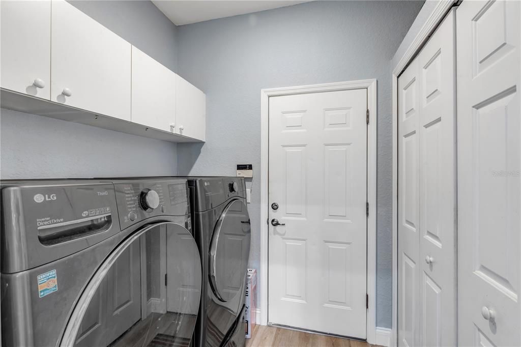 For Sale: $569,000 (3 beds, 3 baths, 2288 Square Feet)
