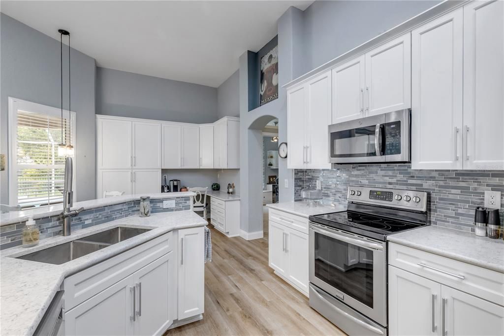 For Sale: $569,000 (3 beds, 3 baths, 2288 Square Feet)