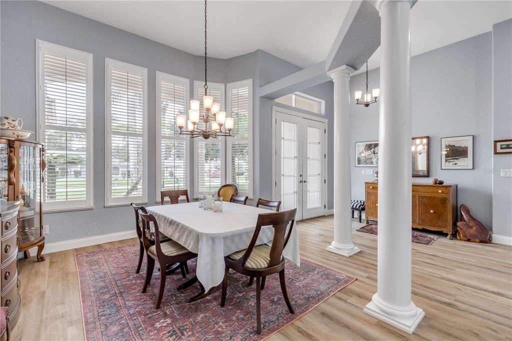 For Sale: $569,000 (3 beds, 3 baths, 2288 Square Feet)