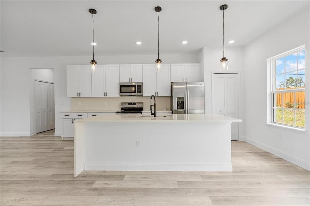 For Rent: $1,900 (4 beds, 2 baths, 1774 Square Feet)