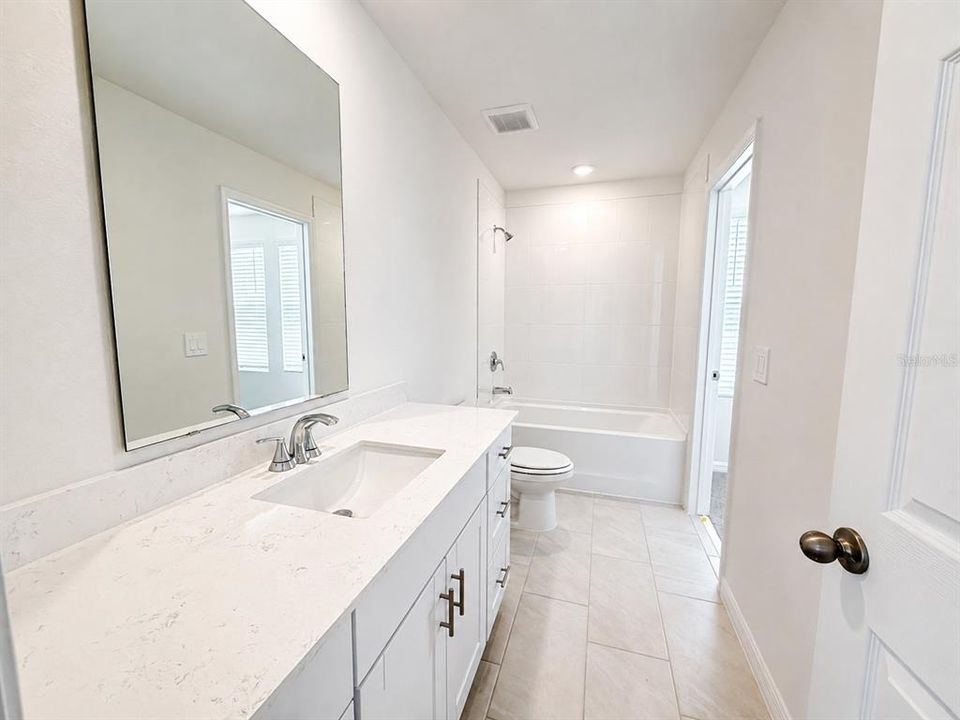 En Renta: $2,400 (3 camas, 2 baños, 1808 Pies cuadrados)