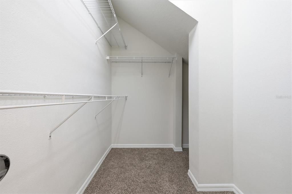 For Sale: $279,000 (3 beds, 2 baths, 1670 Square Feet)