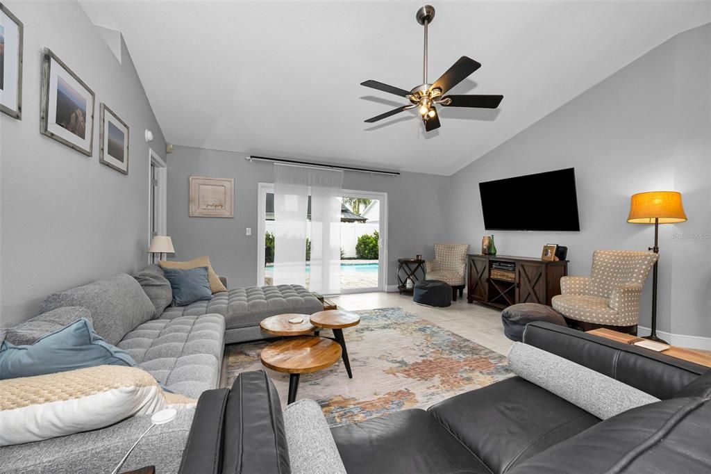 For Sale: $499,900 (4 beds, 2 baths, 1608 Square Feet)