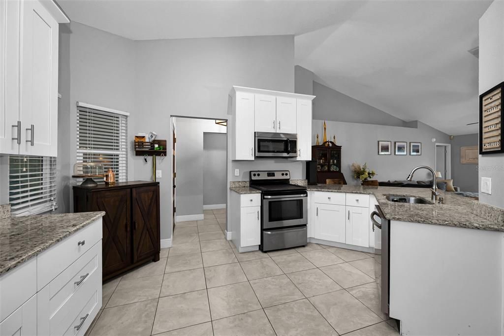For Sale: $499,900 (4 beds, 2 baths, 1608 Square Feet)