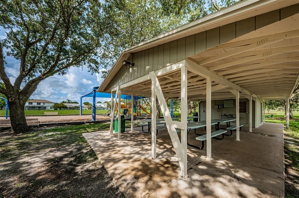 For Sale: $499,900 (4 beds, 2 baths, 1608 Square Feet)