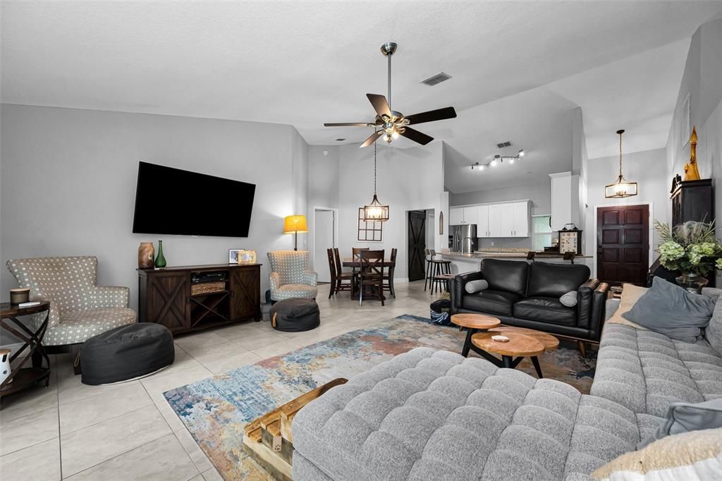 For Sale: $499,900 (4 beds, 2 baths, 1608 Square Feet)