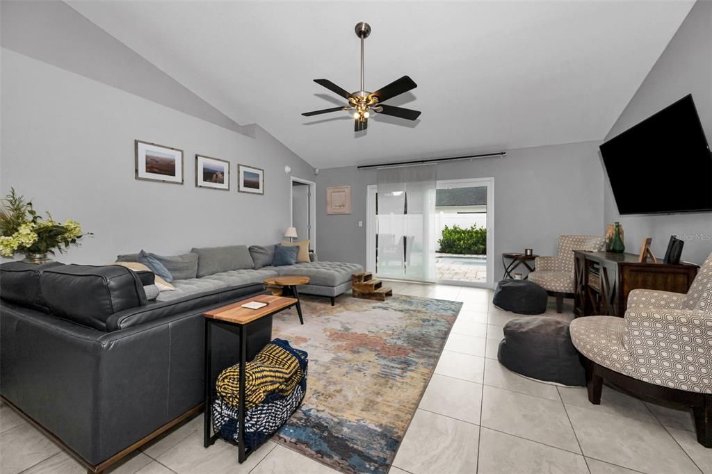 For Sale: $499,900 (4 beds, 2 baths, 1608 Square Feet)