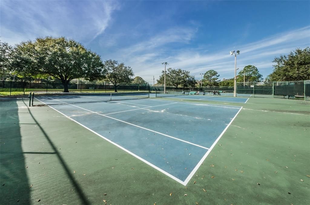 For Sale: $499,900 (4 beds, 2 baths, 1608 Square Feet)