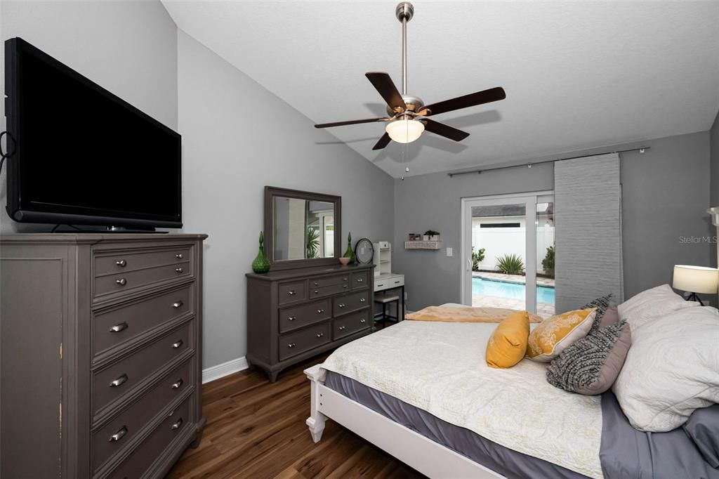 For Sale: $499,900 (4 beds, 2 baths, 1608 Square Feet)