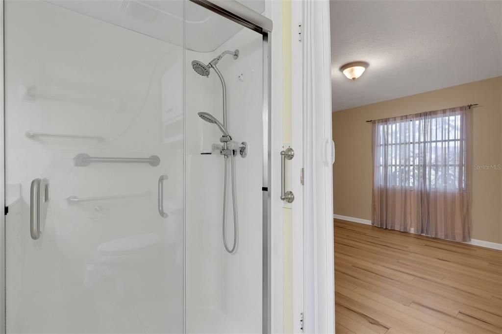 For Sale: $175,000 (2 beds, 2 baths, 1178 Square Feet)