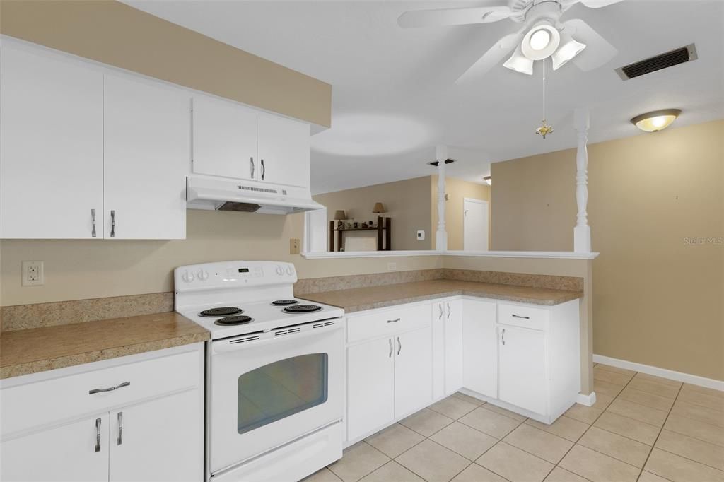 For Sale: $175,000 (2 beds, 2 baths, 1178 Square Feet)