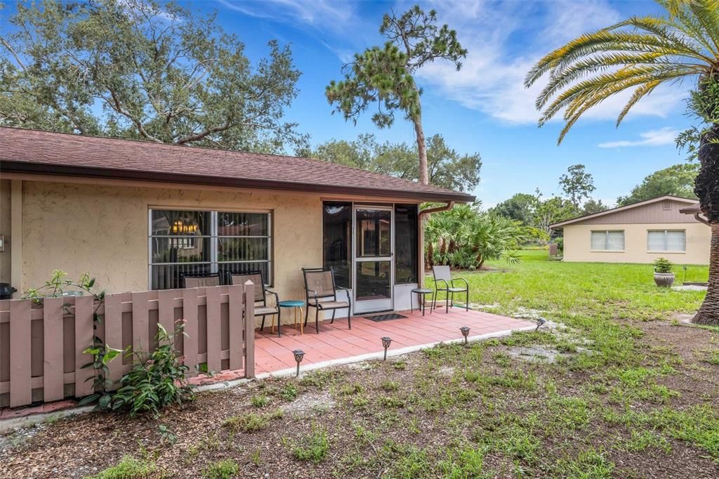 For Sale: $175,000 (2 beds, 2 baths, 1178 Square Feet)