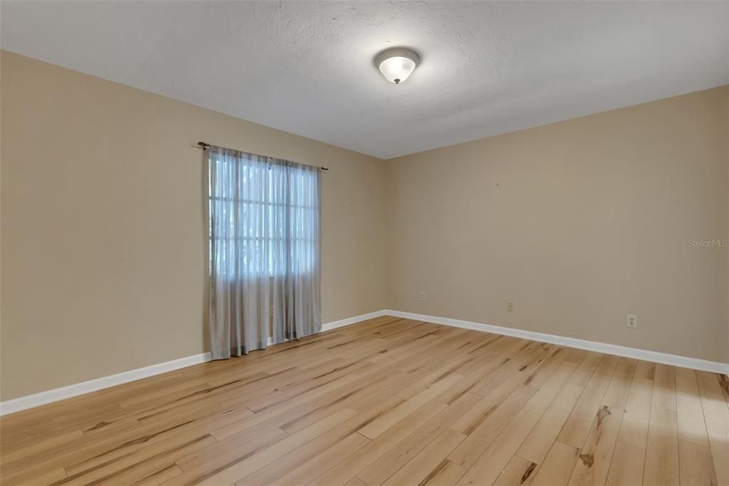 For Sale: $175,000 (2 beds, 2 baths, 1178 Square Feet)