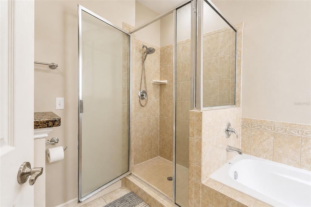 For Sale: $350,000 (3 beds, 2 baths, 1518 Square Feet)