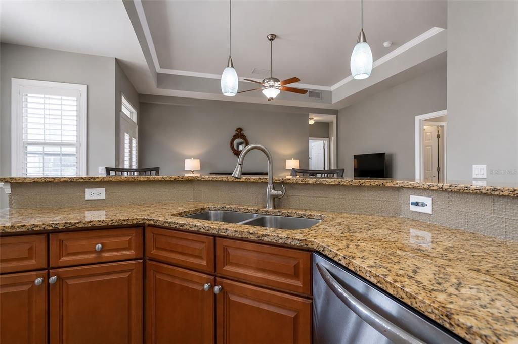 For Sale: $350,000 (3 beds, 2 baths, 1518 Square Feet)