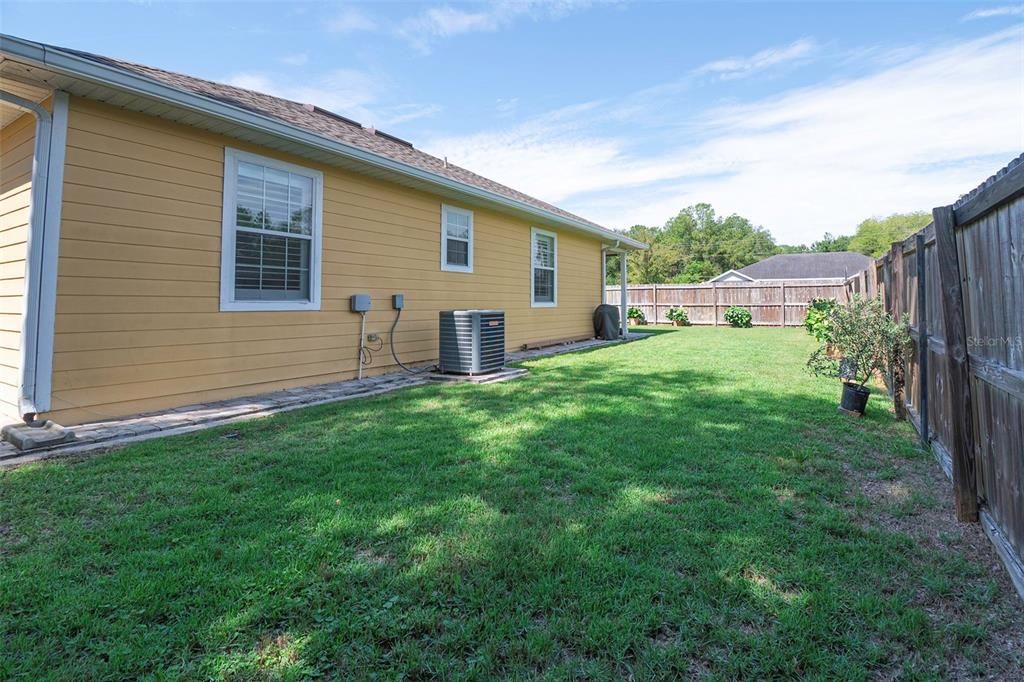 For Sale: $350,000 (3 beds, 2 baths, 1518 Square Feet)