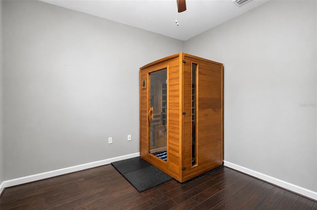 For Sale: $350,000 (3 beds, 2 baths, 1518 Square Feet)