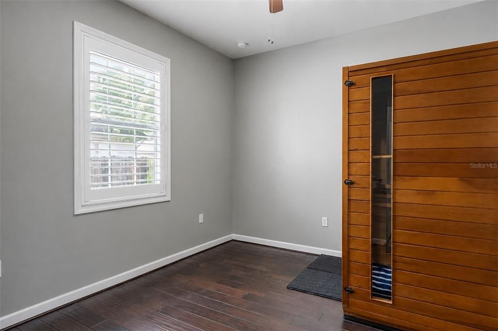 For Sale: $350,000 (3 beds, 2 baths, 1518 Square Feet)