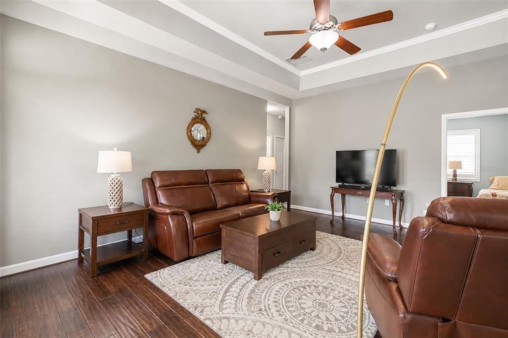 For Sale: $350,000 (3 beds, 2 baths, 1518 Square Feet)