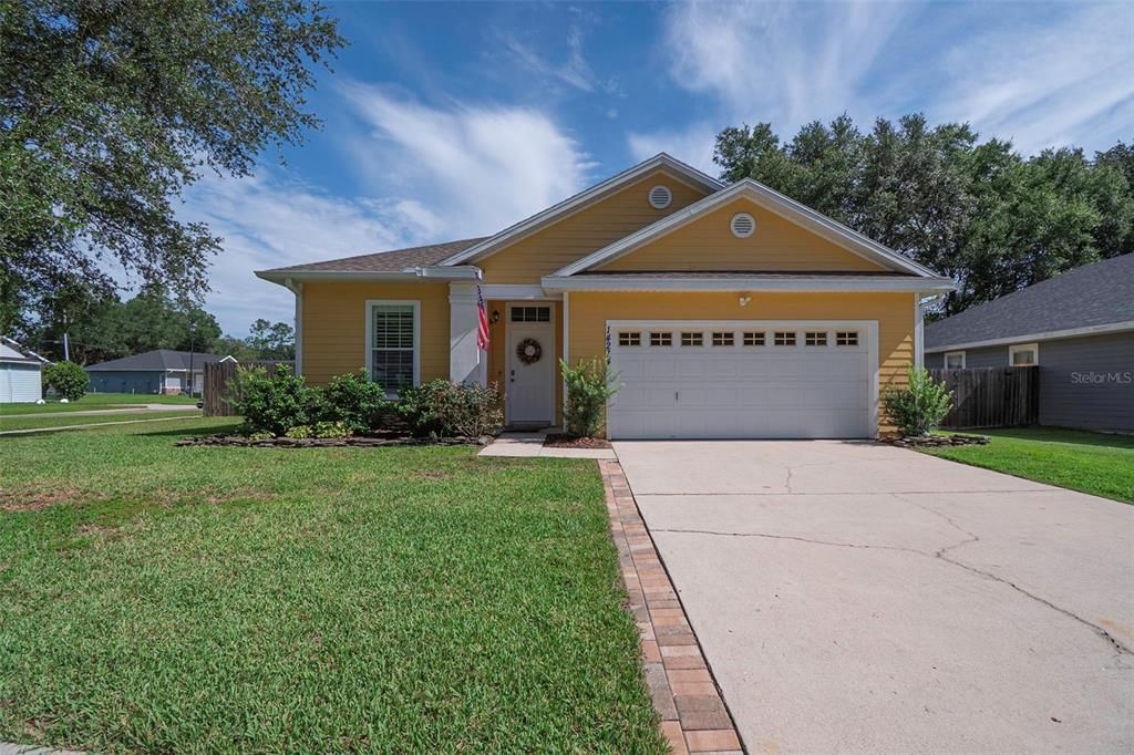 For Sale: $350,000 (3 beds, 2 baths, 1518 Square Feet)