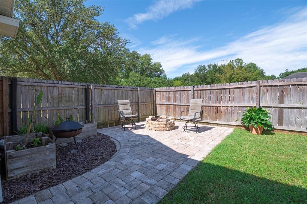 For Sale: $350,000 (3 beds, 2 baths, 1518 Square Feet)