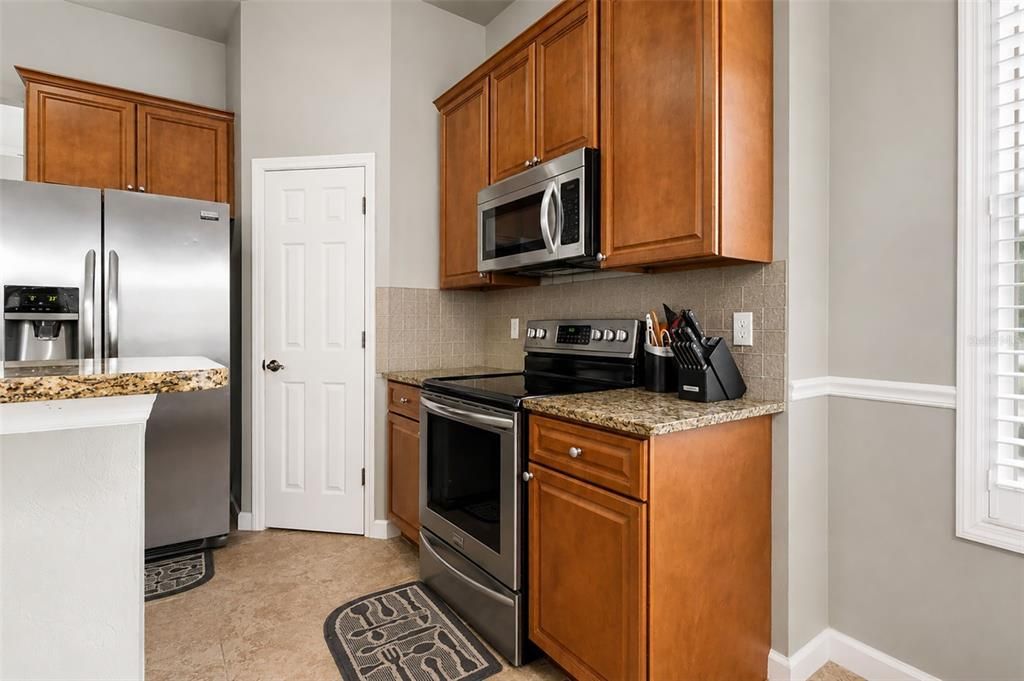For Sale: $350,000 (3 beds, 2 baths, 1518 Square Feet)