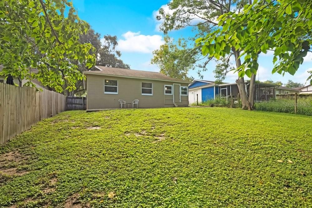 For Sale: $285,000 (2 beds, 1 baths, 800 Square Feet)