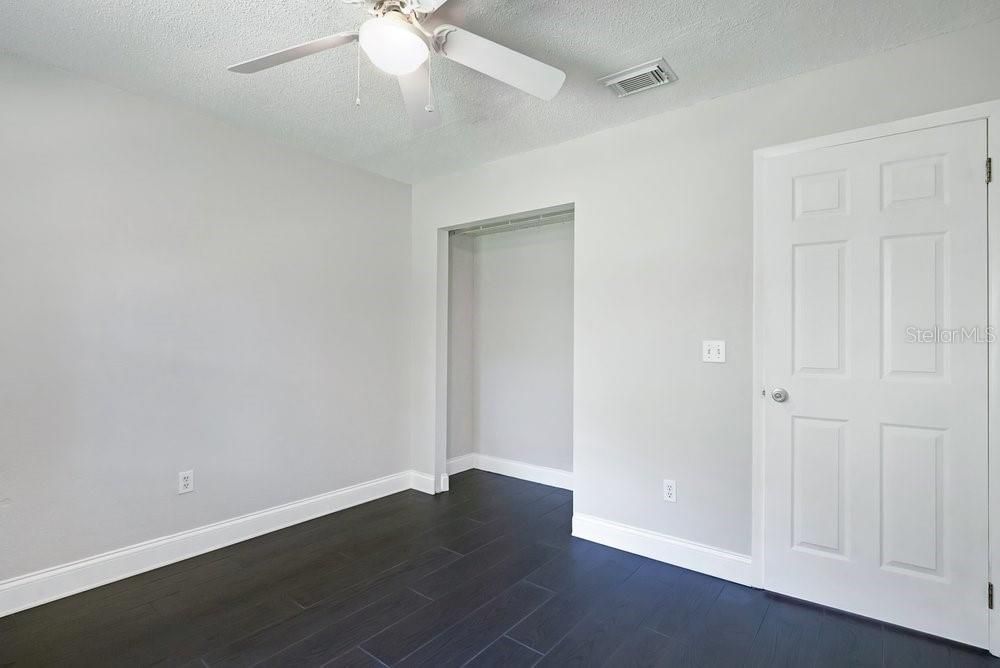 For Sale: $285,000 (2 beds, 1 baths, 800 Square Feet)