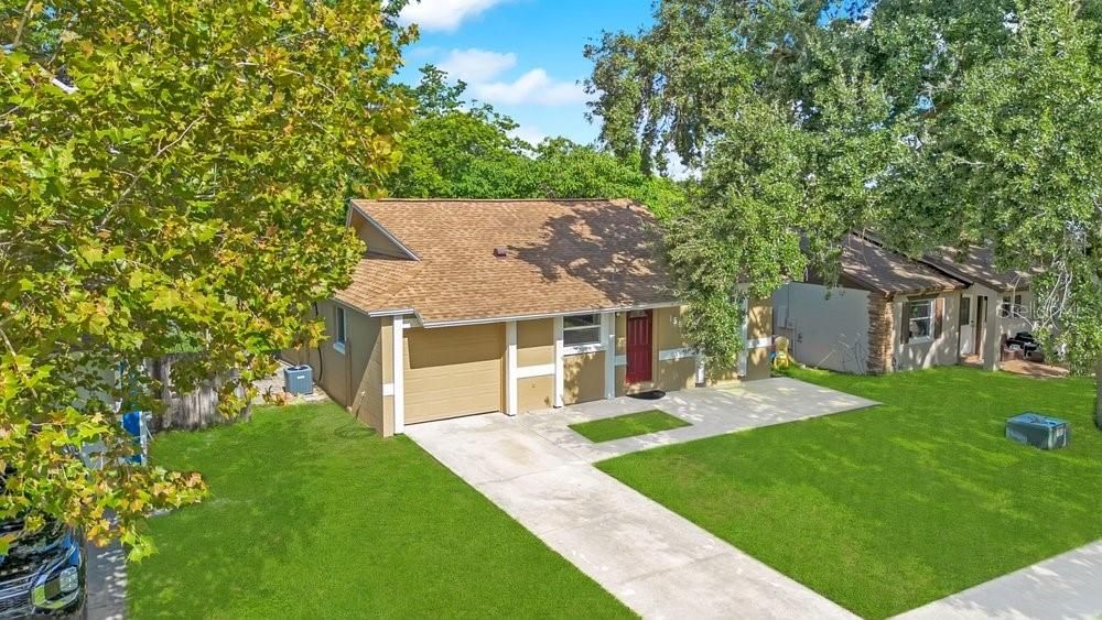 For Sale: $285,000 (2 beds, 1 baths, 800 Square Feet)