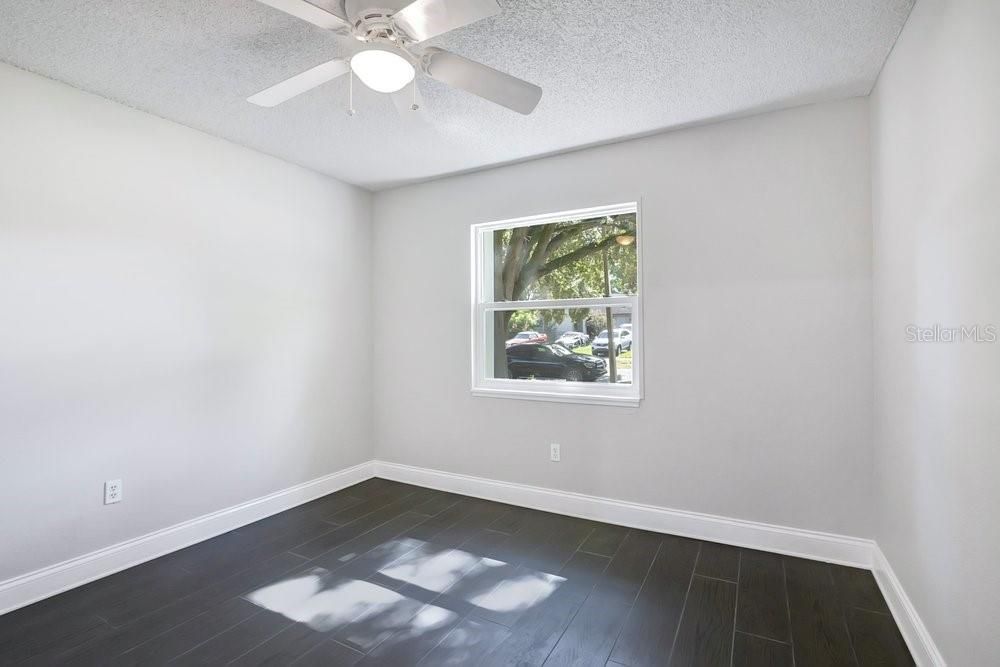 For Sale: $285,000 (2 beds, 1 baths, 800 Square Feet)