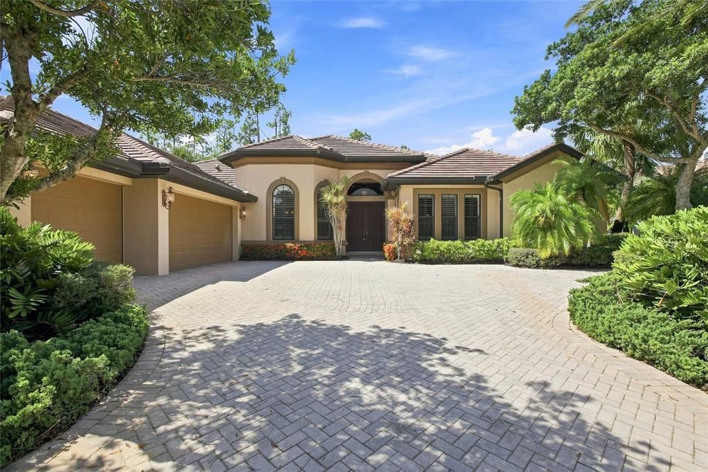 For Sale: $825,000 (3 beds, 3 baths, 3096 Square Feet)