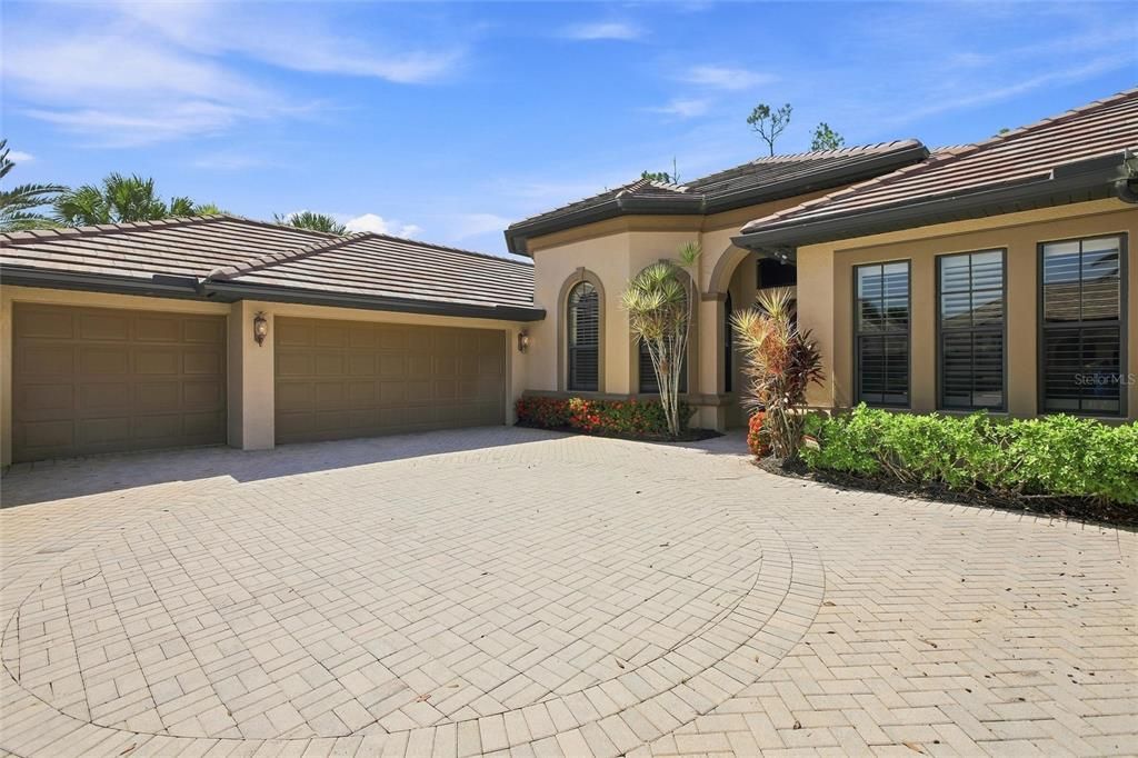 For Sale: $825,000 (3 beds, 3 baths, 3096 Square Feet)