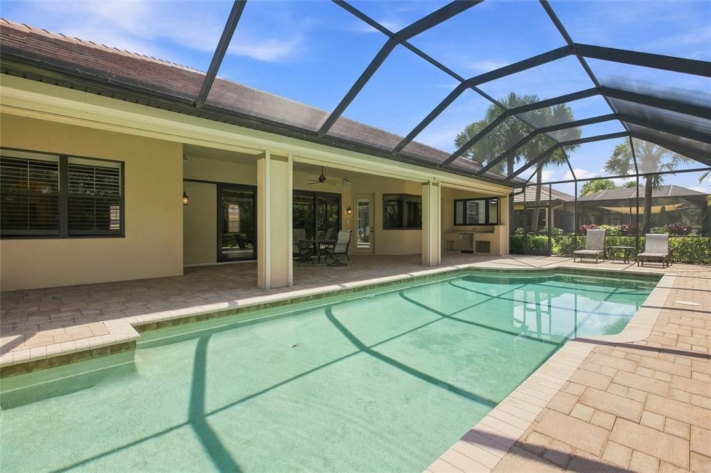 For Sale: $825,000 (3 beds, 3 baths, 3096 Square Feet)