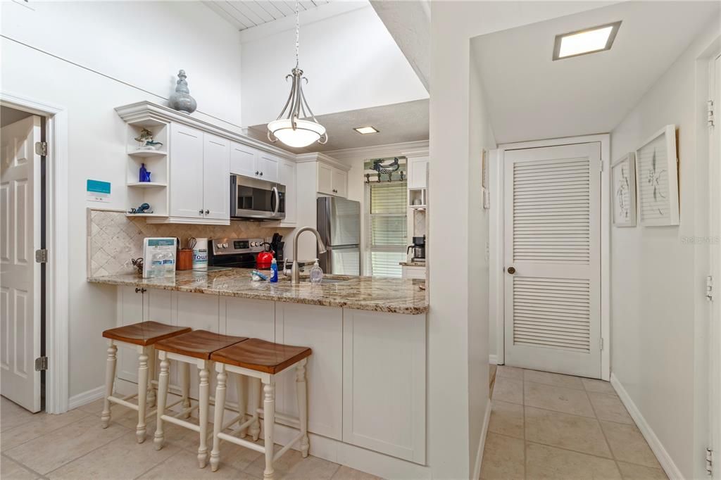 For Sale: $689,000 (2 beds, 2 baths, 1014 Square Feet)
