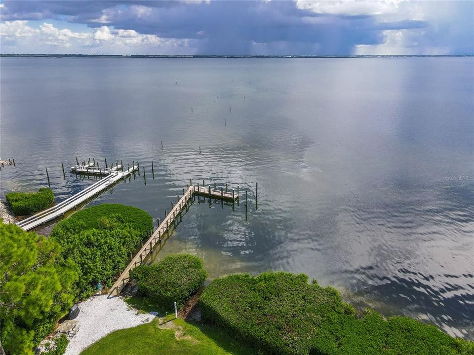 For Sale: $689,000 (2 beds, 2 baths, 1014 Square Feet)