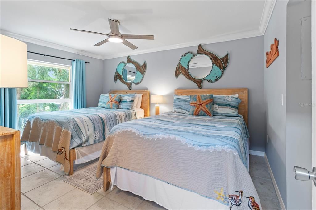 For Sale: $689,000 (2 beds, 2 baths, 1014 Square Feet)
