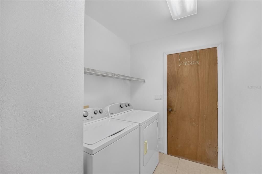 For Sale: $325,000 (3 beds, 2 baths, 1680 Square Feet)