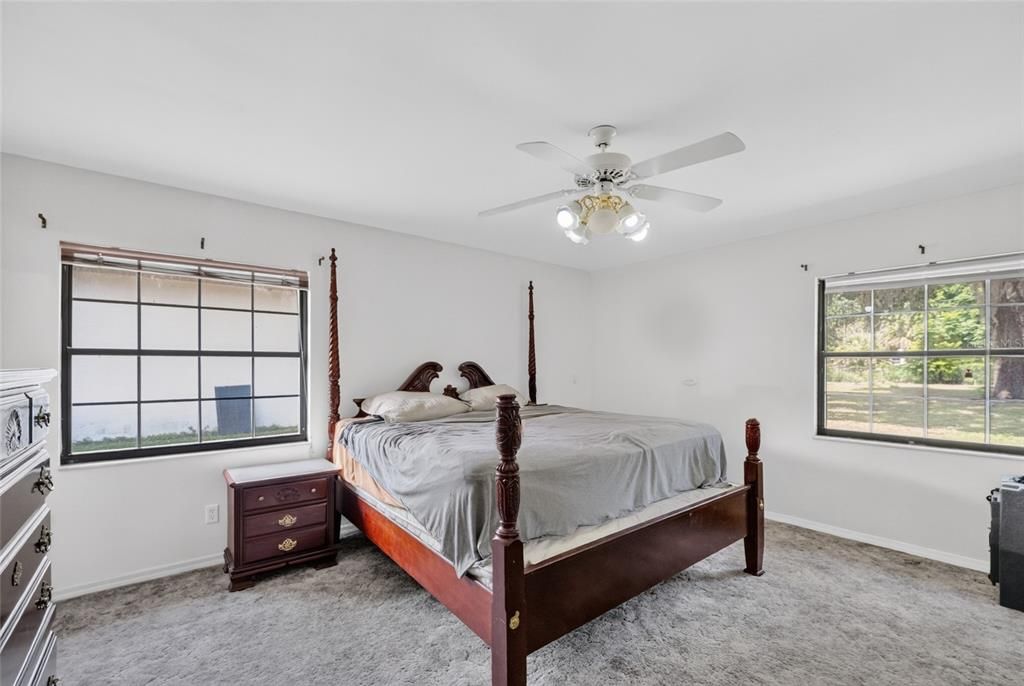 For Sale: $325,000 (3 beds, 2 baths, 1680 Square Feet)