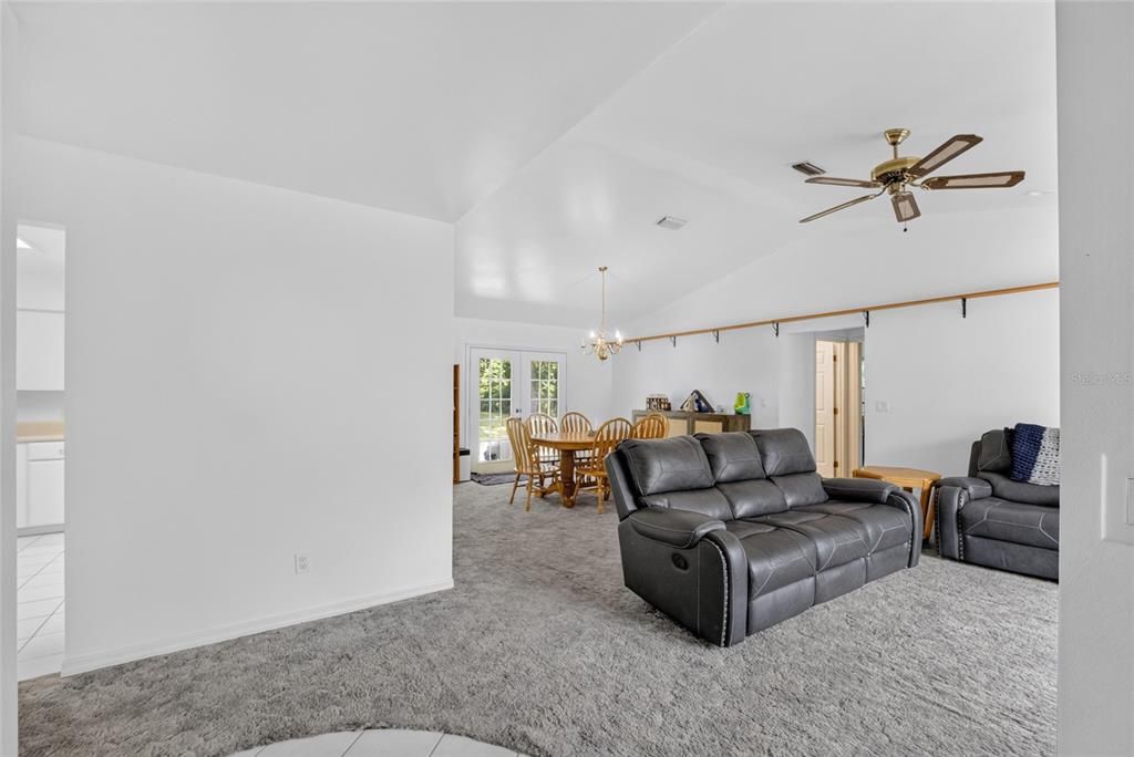 For Sale: $325,000 (3 beds, 2 baths, 1680 Square Feet)