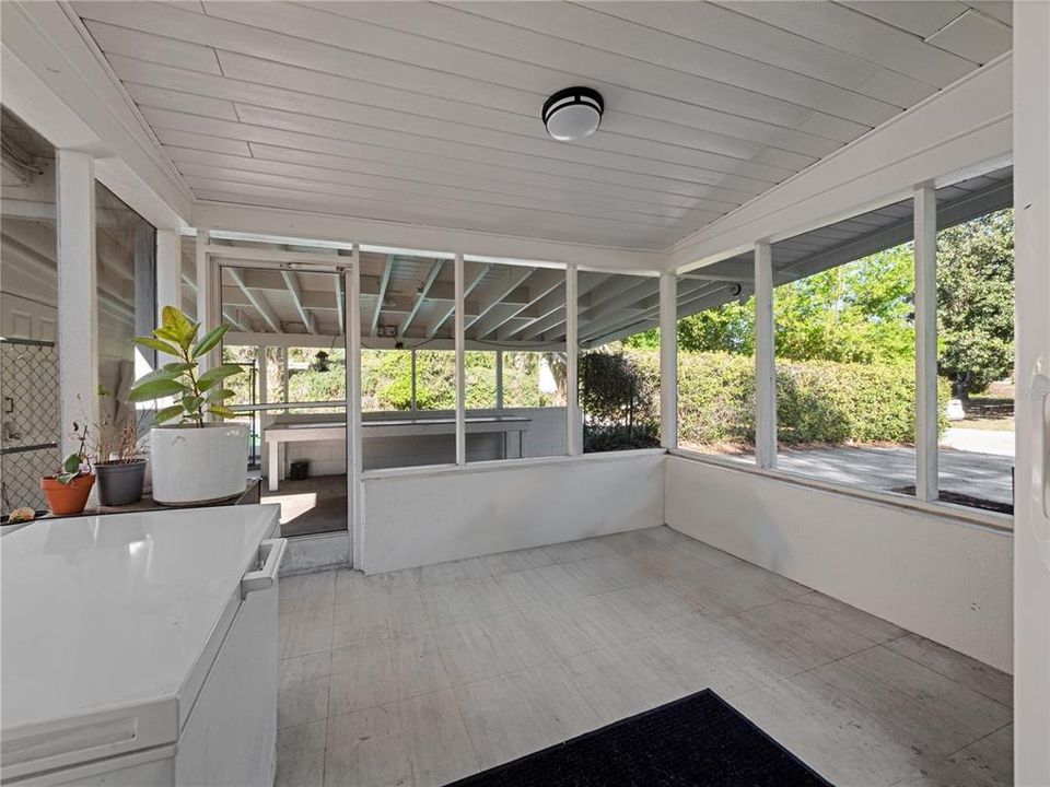 For Rent: $2,500 (3 beds, 2 baths, 1075 Square Feet)