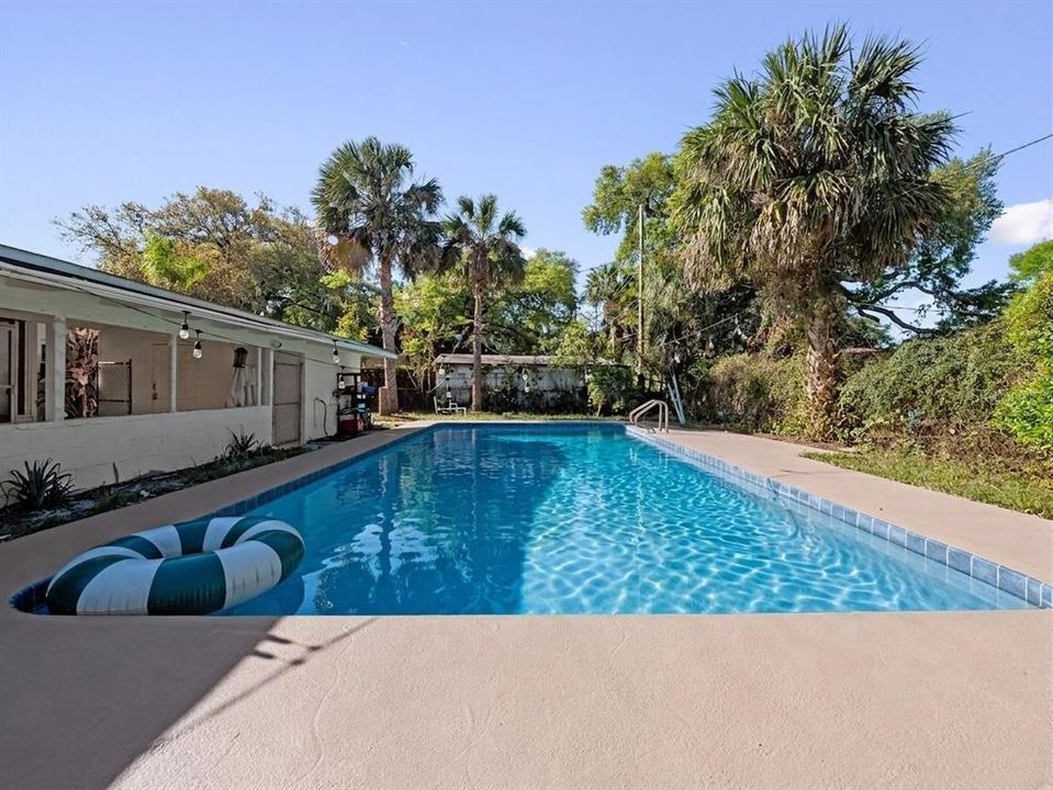 For Rent: $2,500 (3 beds, 2 baths, 1075 Square Feet)