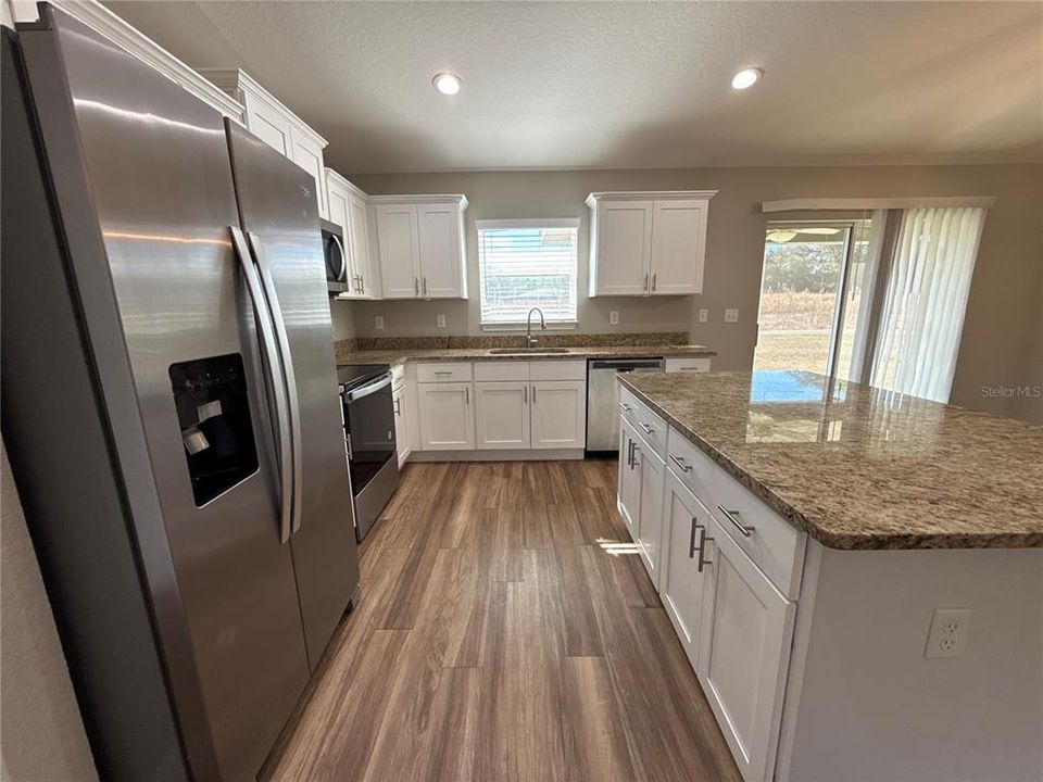 For Rent: $1,750 (3 beds, 2 baths, 1450 Square Feet)